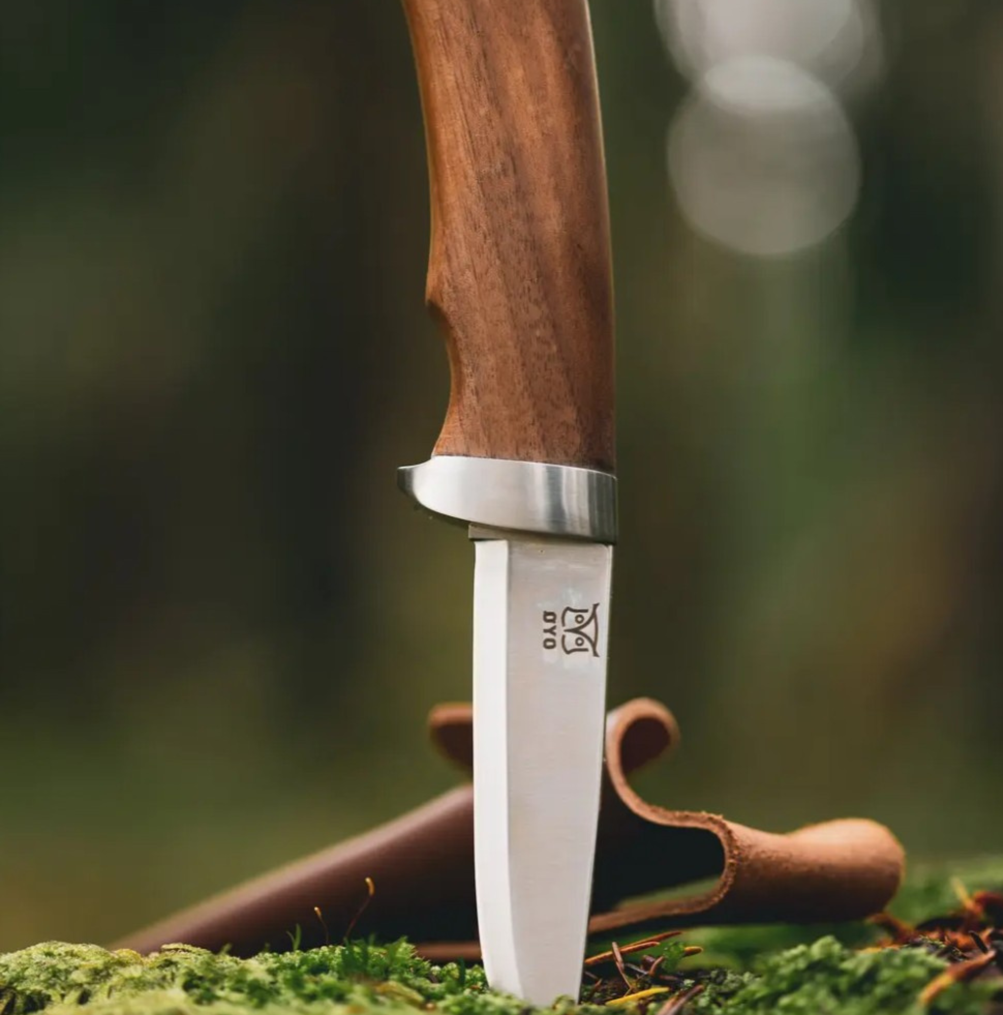 Øyo Dovre outdoorkniv med læderskede