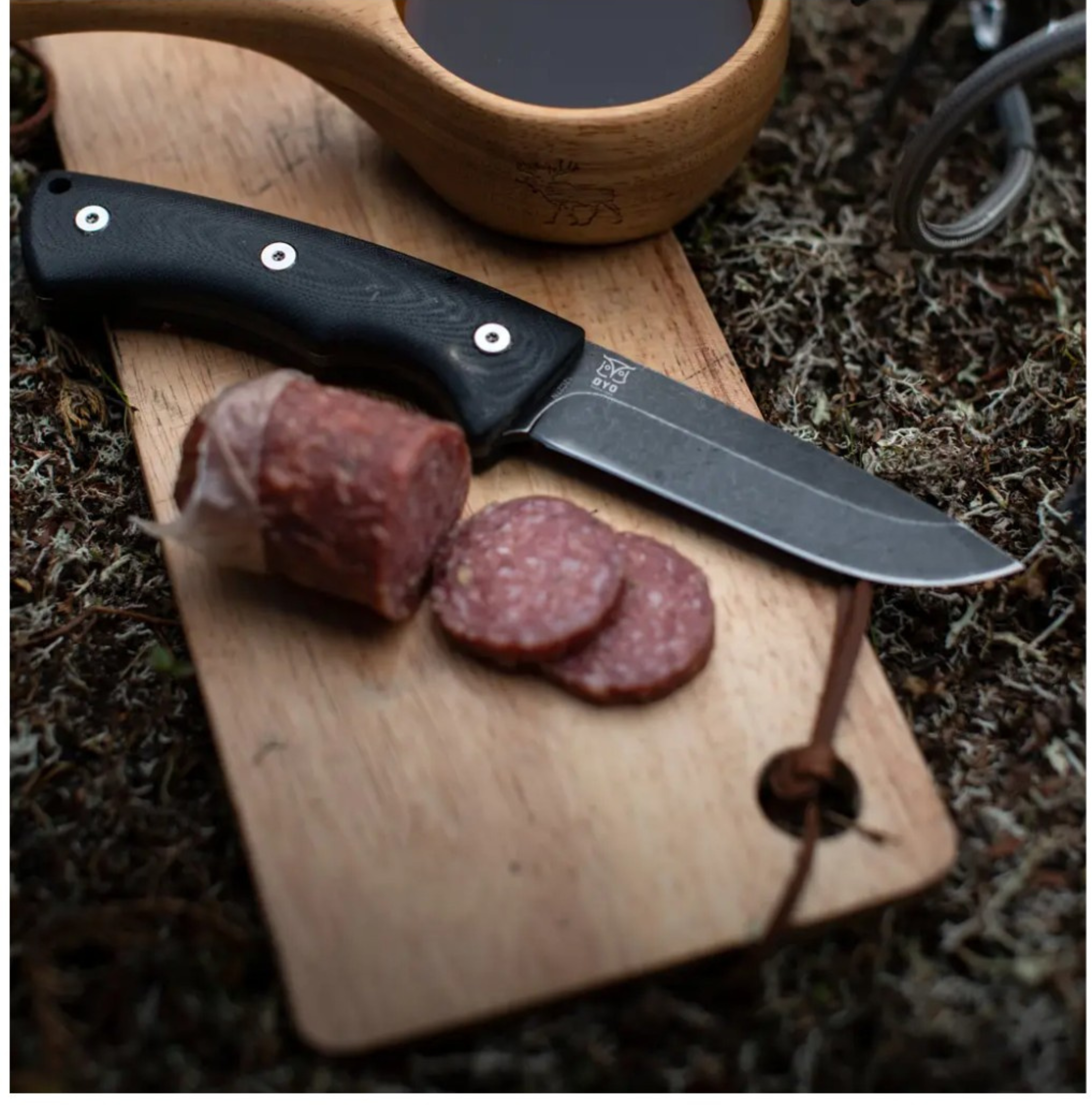 Øyo Falketind Black Outdoor- og jagtkniv med læderskede